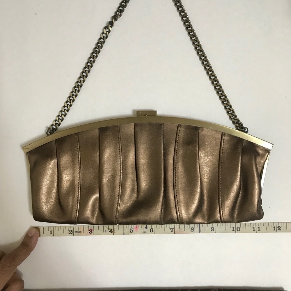 Two handbags . - Picture 4 of 6